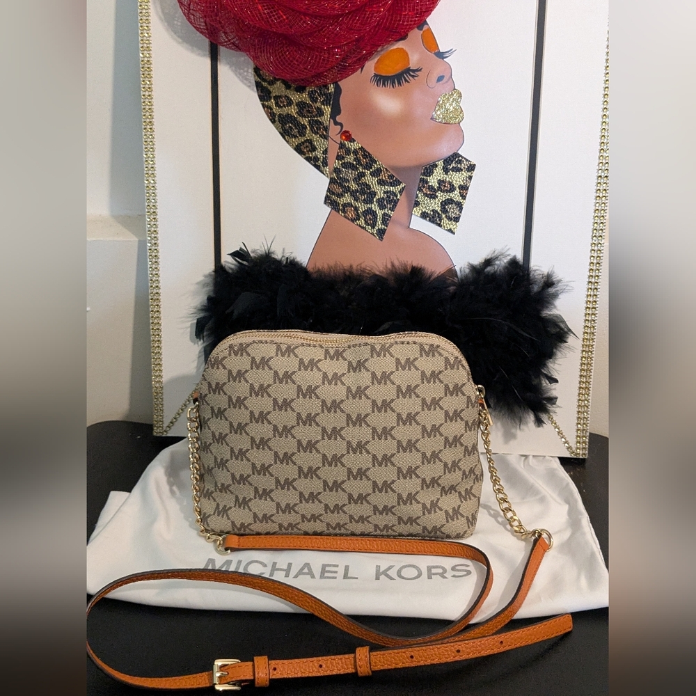 Michael Kors Cindy Saffiano Leather Dome Satchel Crossbody Bag & DUST BAG - Picture 4 of 15